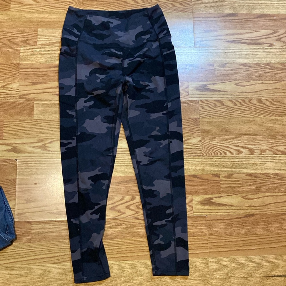 Camo leggings